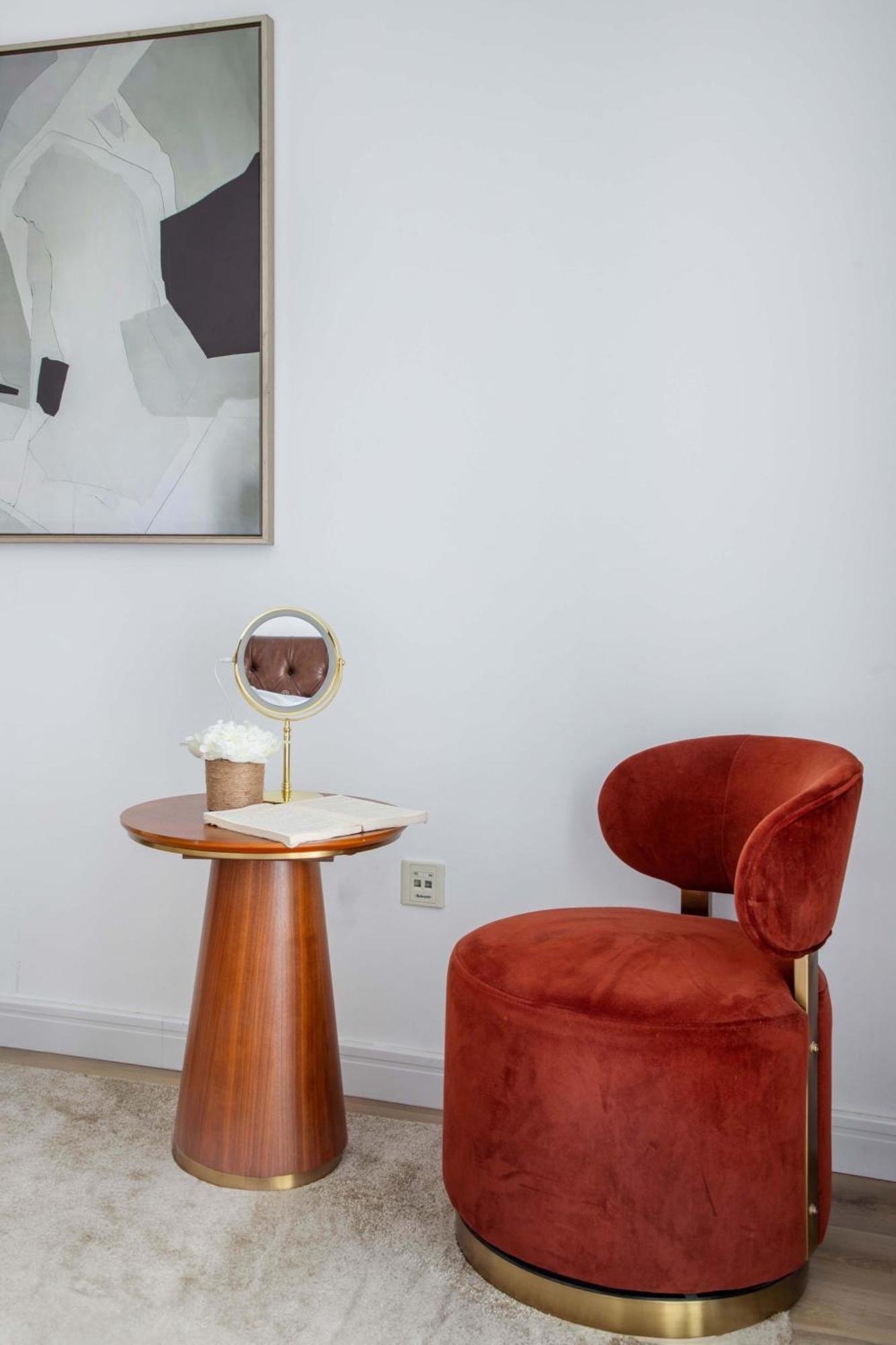 Frank Porter - Princess Tower Apartment